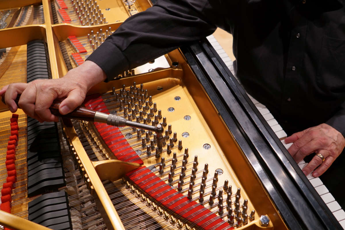 căng dây đàn piano cơ hải phòng