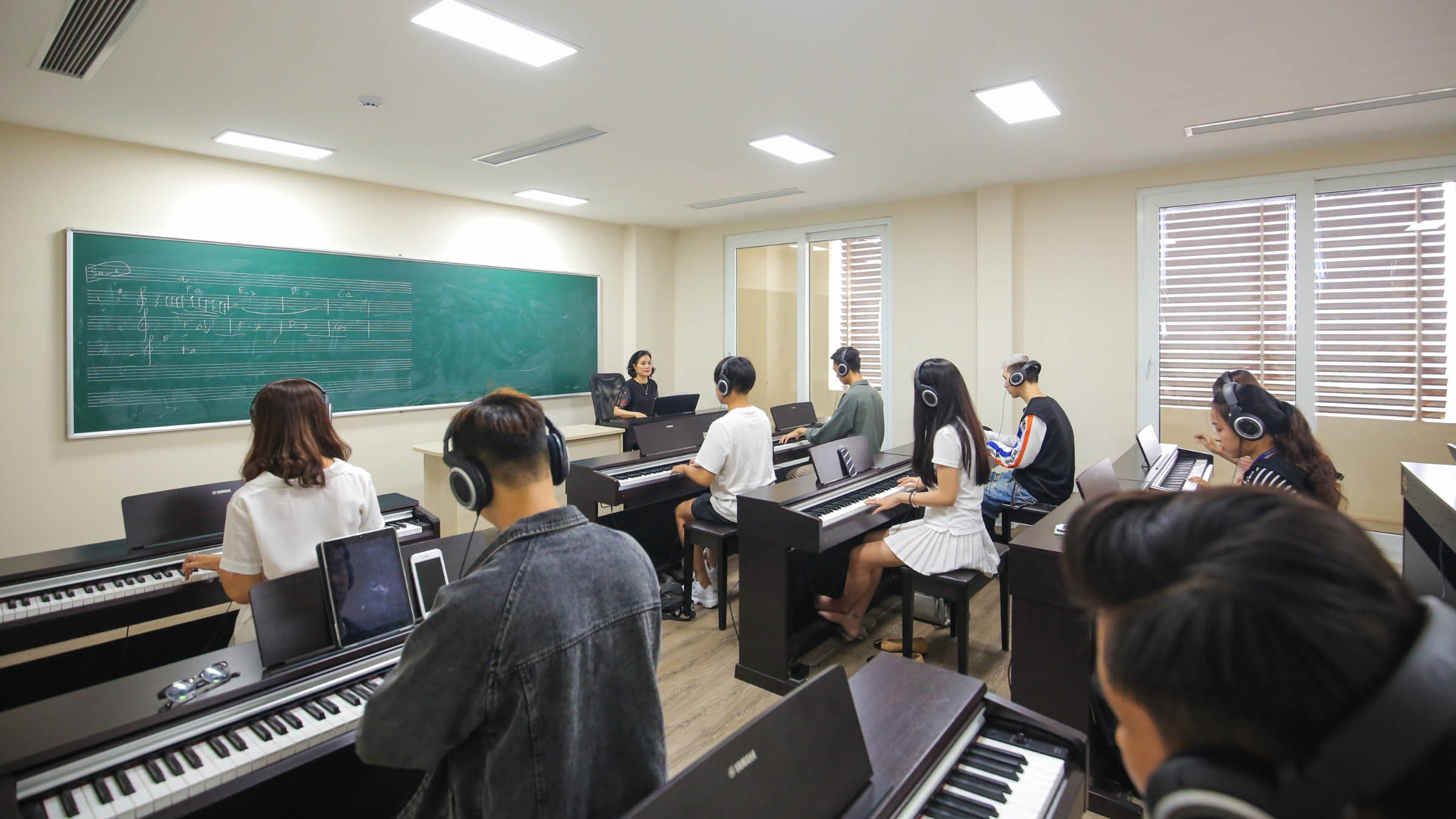 học đàn piano kiến an hải phòng